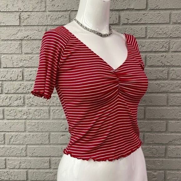 Lulu’s V Neck Striped Crop Top Size S - Picture 2 of 12